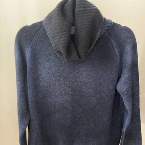 AVANT TOI BLUE BLACK  HAND DYED CASHMERE TURTLENECK SWEATER